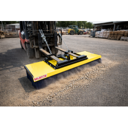 Balai chariot élévateur 2000 mm Balaitou à fourches 12 rangées de brosses