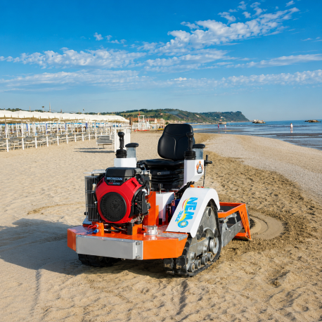 alt="Machine de nettoyage de plage pour retirer déchets et mégots du sable"